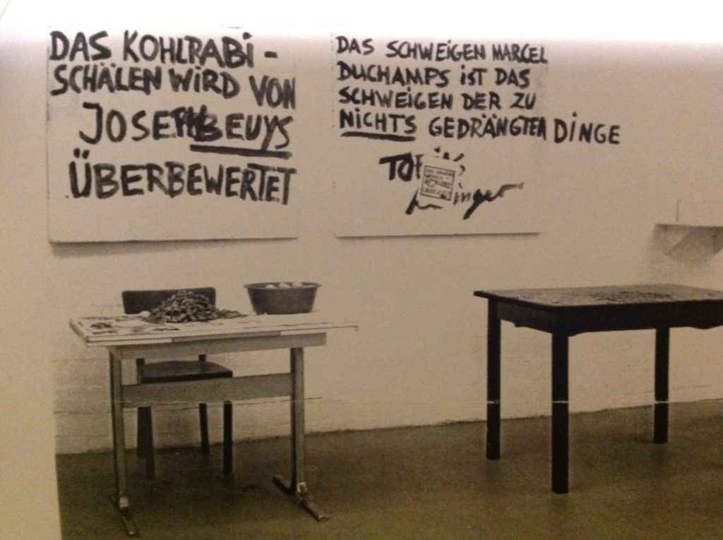 1997, Münster/Kunstakademie, Performance " Das Kohlrabischälen wird von Joseph Beuys überbewertet"